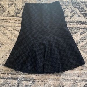 Patterned black skirt. Size 0